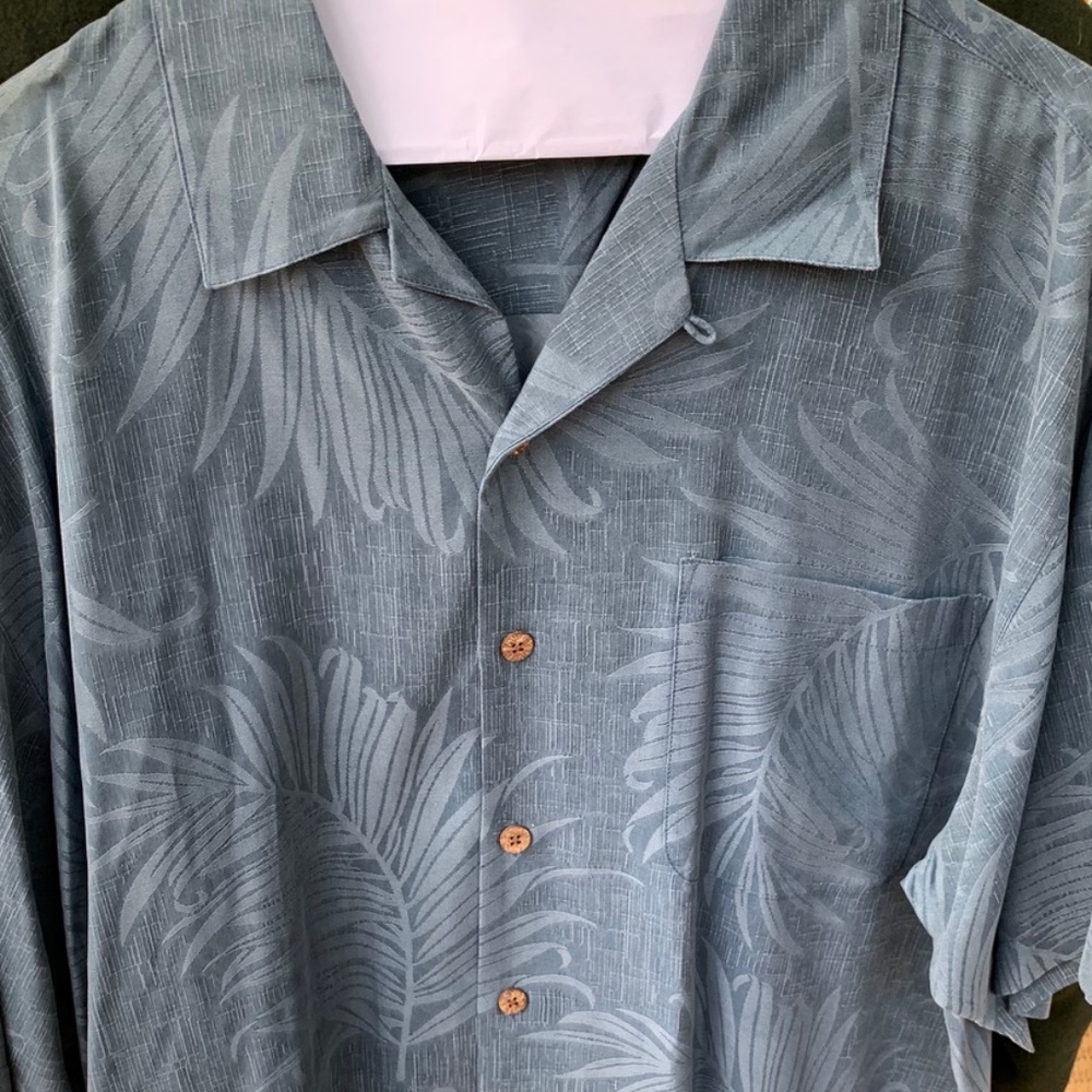 Large Tommy Bahama Silk Shirt